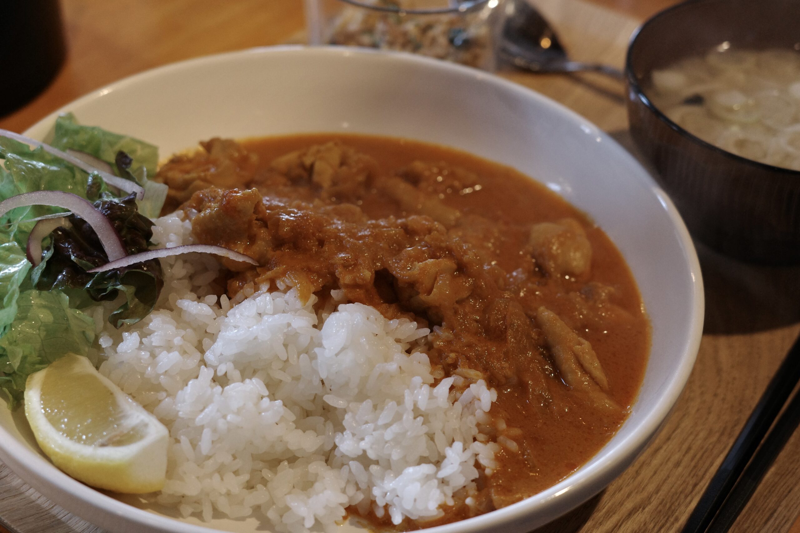 チエノワのチキンカレー定食